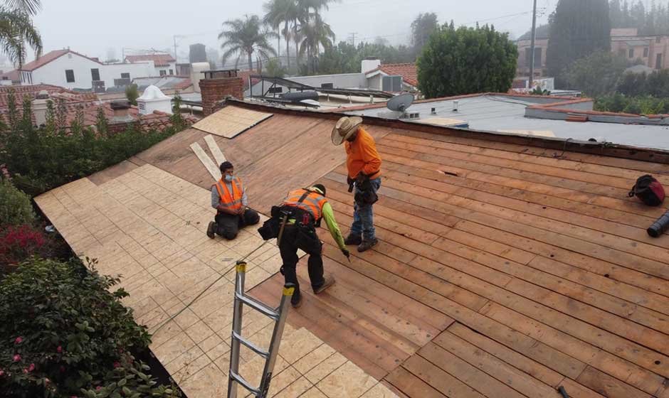 How to Save on Roof Repairs and Installation in Los Angeles