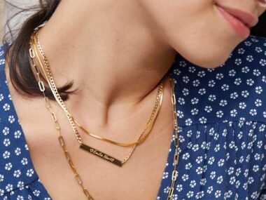 How to Style Your Name Chain with Different Outfits