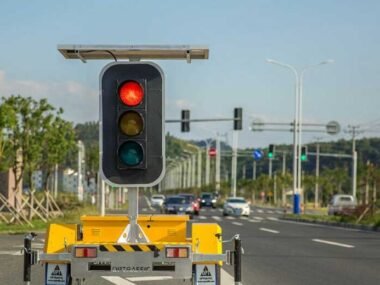11-Valuable-Tips-for-Safe-Use-of-Portable-Traffic-Lights