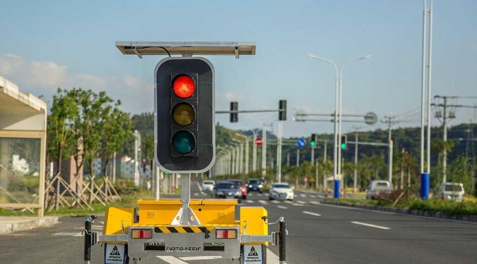 11-Valuable-Tips-for-Safe-Use-of-Portable-Traffic-Lights