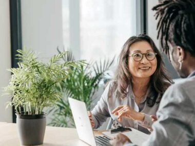 Why-Hiring-a-Business-Coach-Transforms-Your-Leadership-Skills