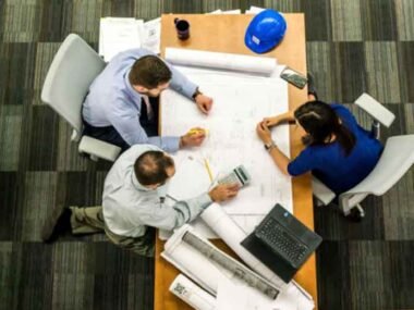 The-Role-of-Technology-in-Shaping-Creative-Business-Models