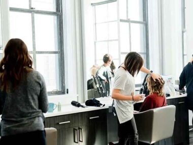 What to Expect from a Professional Booth Rental Service