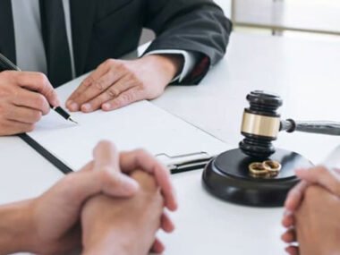 10 Things You Should Know Before Hiring a Melbourne Lawyer