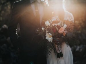 4 Practical Tips for Brides Over 40 to Navigate Wedding Day Challenges