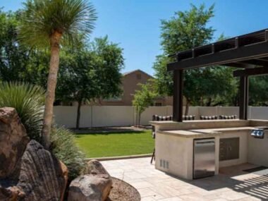 5 Ideas to Turn Your Outdoor Nook into a Cosy Courtyard