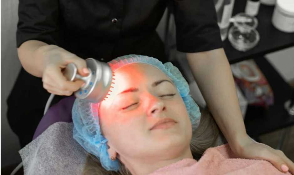 7-Surprising-Benefits-of-Using-Red-Light-Therapy-in-Your-Daily-Routine