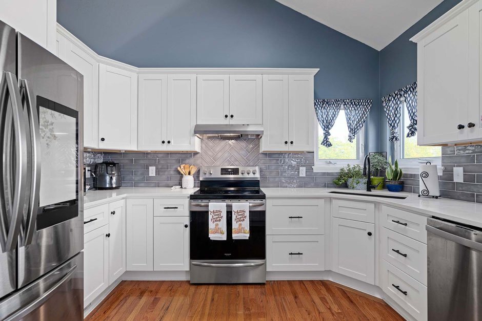 The Heart of the Home: Choosing the Right Kitchen Cabinets for Your Space