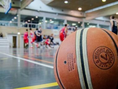 Effective-Ways-to-Stretch-a-Budget-When-Buying-Sports-Equipment