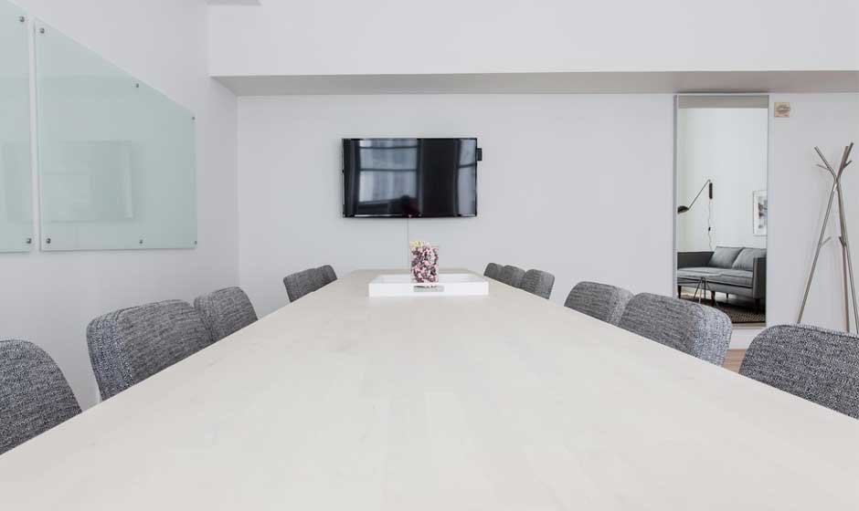 Key-Benefits-of-Maintaining-a-Clean-Business-Environment