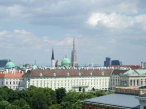 What to do in Vienna to avoid crowds?