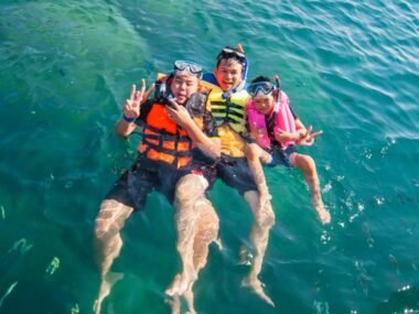 Why Morning Snorkel Tours Are Perfect for Families