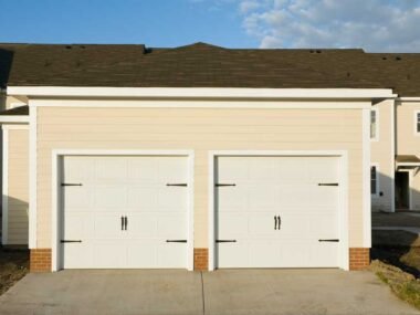 How to Choose the Right Garage Door Company for Your Home: 5 Key Things to Look For