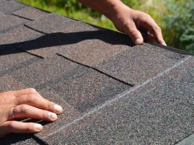 A Beginner's Guide to Installing Roof Shingles