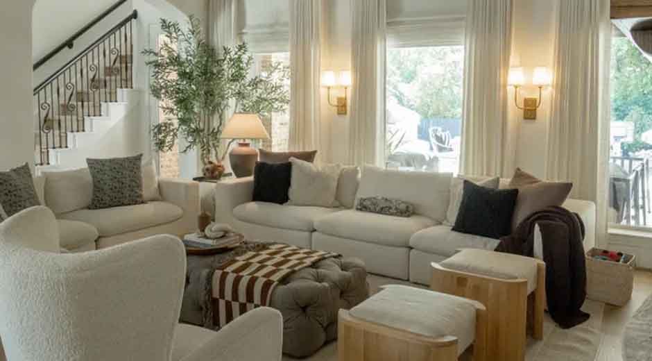 How Do Curtains Impact the Ambience of Your Living Room?