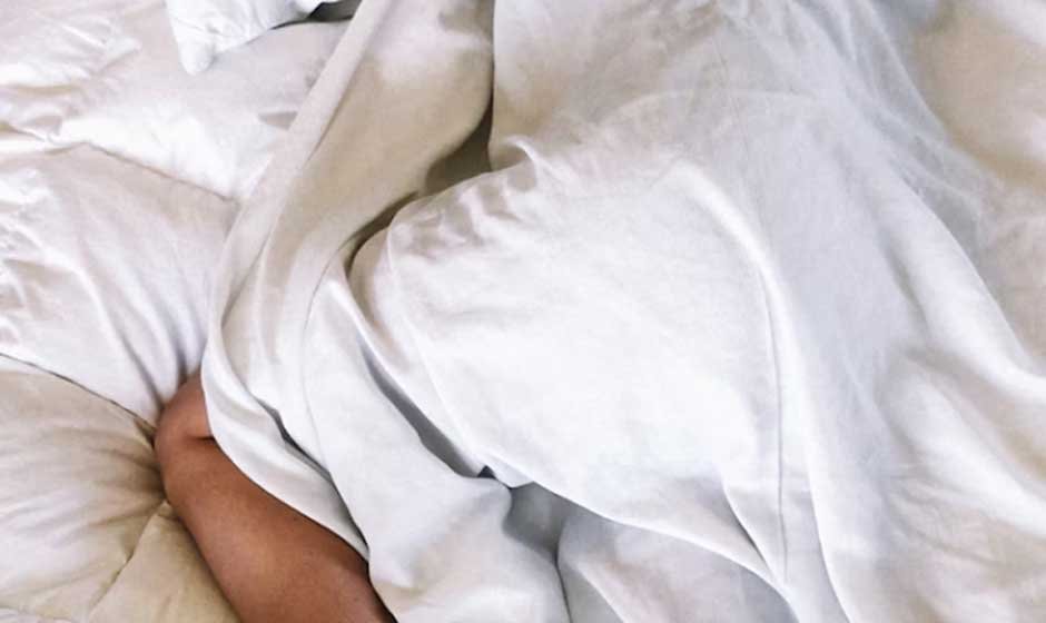 How-to-Get-a-Good-Night’s-Sleep-While-Traveling