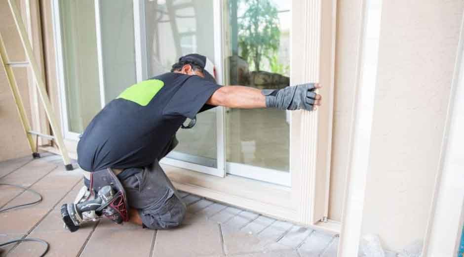 What Makes a Hurricane Window Different from Standard Glass?