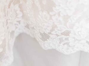 Chantilly-Lace-Fabrics-Crafting-Vintage-Inspired-Fashion-Pieces