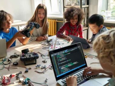 How-Robotics-is-Revolutionizing-Creative-Education