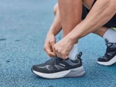 How to Choose Wide Shoes That Actually Fit and Feel Good