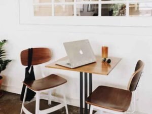Minimalist Living: How to Simplify Your Space Without Losing Comfort