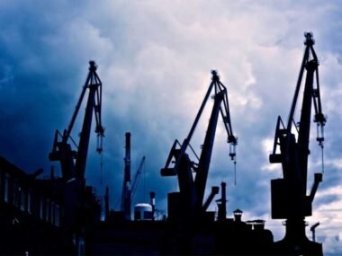 Types of Accidents That Can Occur at an Oil Refinery