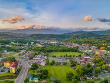 Why Pigeon Forge Should Be Your Next Mountain Getaway