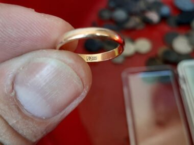 How to Spot Fake Gold Jewelry: A Quick Guide