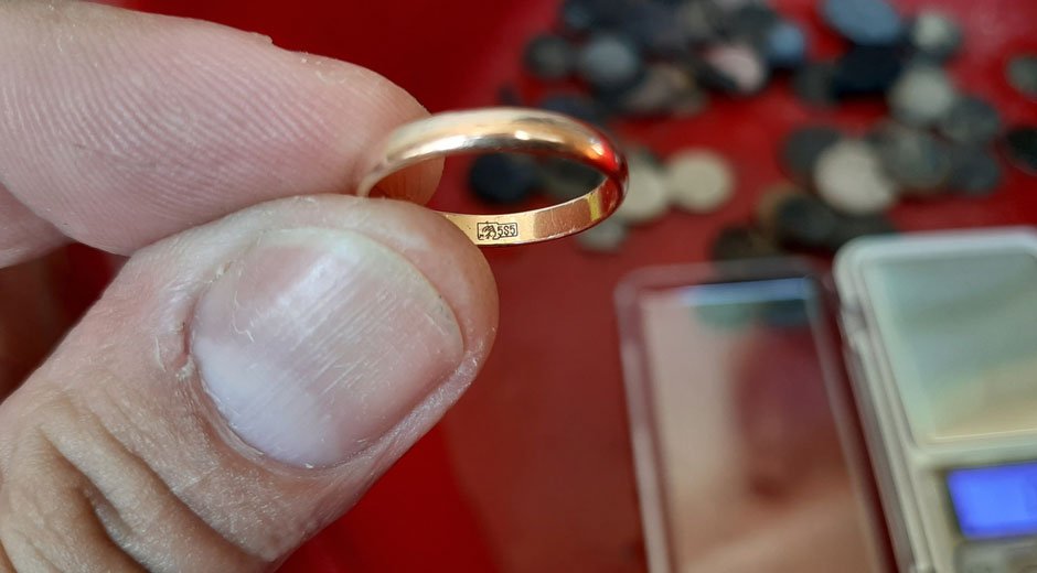 How to Spot Fake Gold Jewelry: A Quick Guide