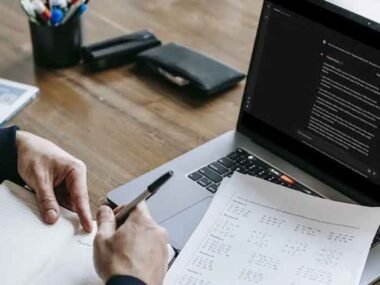 Top 4 Ways an AI PDF Reader Can Enhance Your Document Management