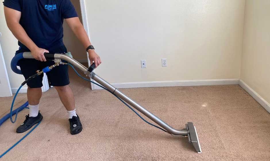 What Santa Cruz Residents Should Know About Deep Carpet Cleaning