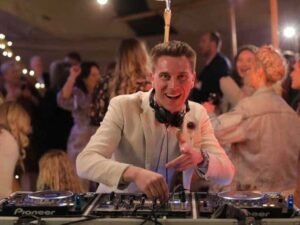 Why Hiring a Local Wedding DJ in Newcastle Makes a Difference