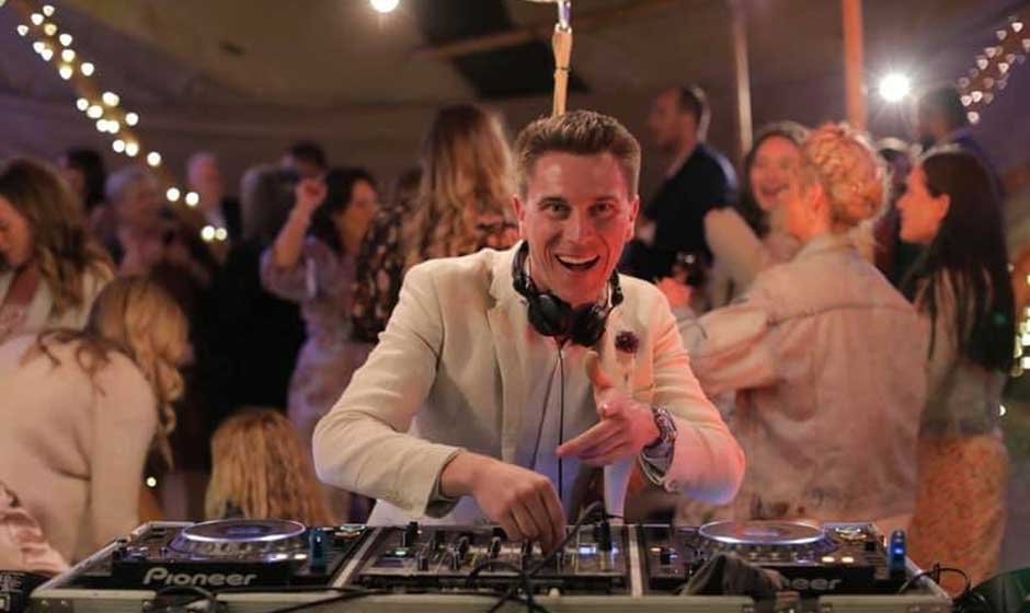 Why Hiring a Local Wedding DJ in Newcastle Makes a Difference