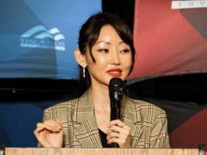 Yeonmi Park Height