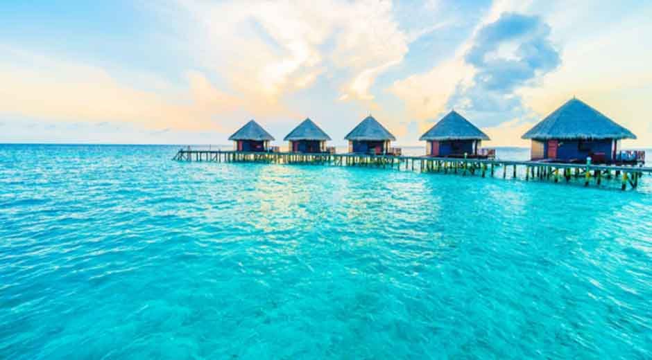 10 Tips to Travel Smarter & Safer Anywhere in the World