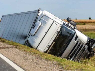 Dos and Don'ts of Dealing With Insurance Companies After a Truck Accident 
