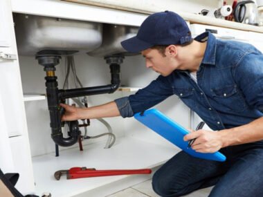 Plumbing Emergencies That Require Immediate Professional Help in Riverside