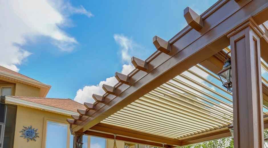 How-Motorized-Pergolas-Enhance-Outdoor-Dining-Experiences