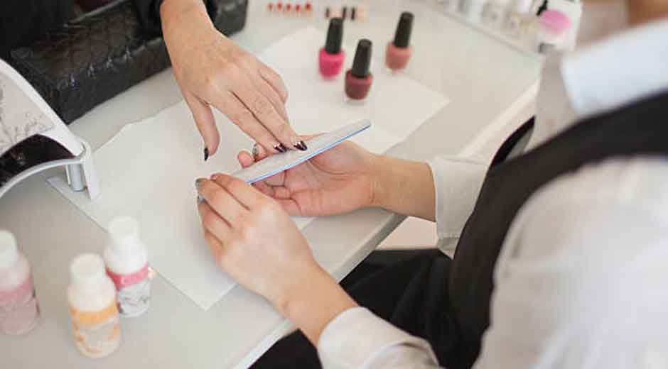 How-Nail-Tech-Courses-Support-Entrepreneurship-in-Beauty