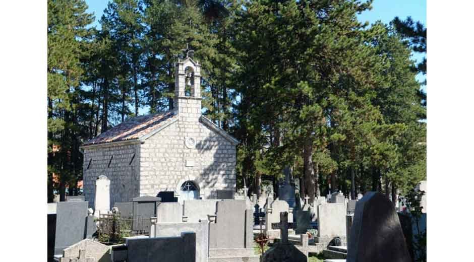 How-to-Choose-the-Right-Funeral-Service-and-Headstone-for-Your-Loved-One