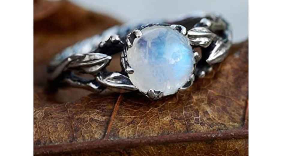 Over the Moon: Choosing the Perfect Moonstone Ring