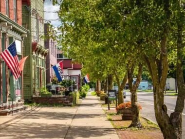 Small Town to Big City: Adjusting to Urban Life After Rural Living