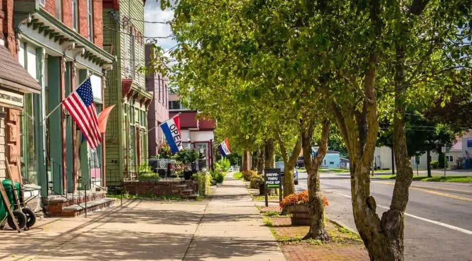 Small Town to Big City: Adjusting to Urban Life After Rural Living