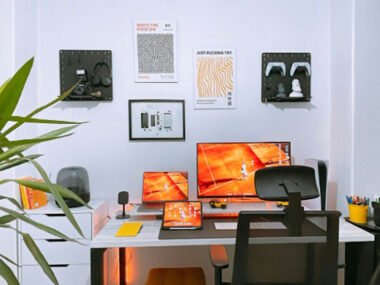 The Creative Entrepreneur's Guide to Building a Location-Flexible Business