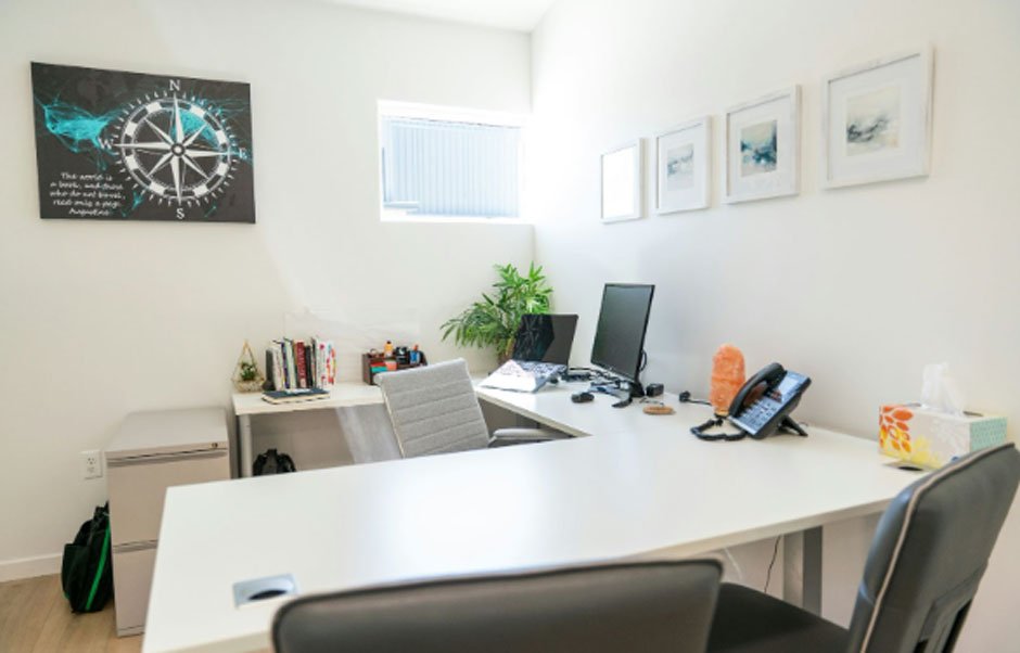 The Creative Entrepreneur's Guide to Building a Location-Flexible Business