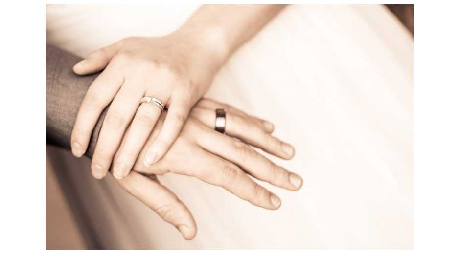 Timeless-Style-Incorporating-Platinum-Accessories-into-Modern-Fashion