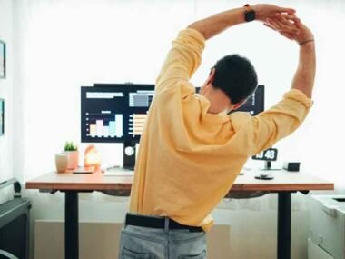 What-Sectors-See-the-Biggest-Gains-from-Ergonomic-Desk-Solutions