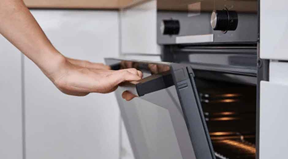 Why Your Oven Door Won’t Close Properly (And How to Fix It)