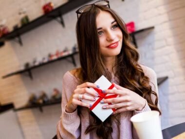 Thoughtful Gift Ideas for the Woman in Your Life This Holiday Season