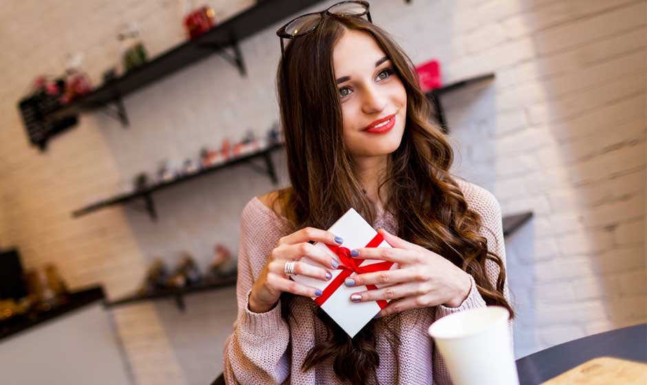 Thoughtful Gift Ideas for the Woman in Your Life This Holiday Season